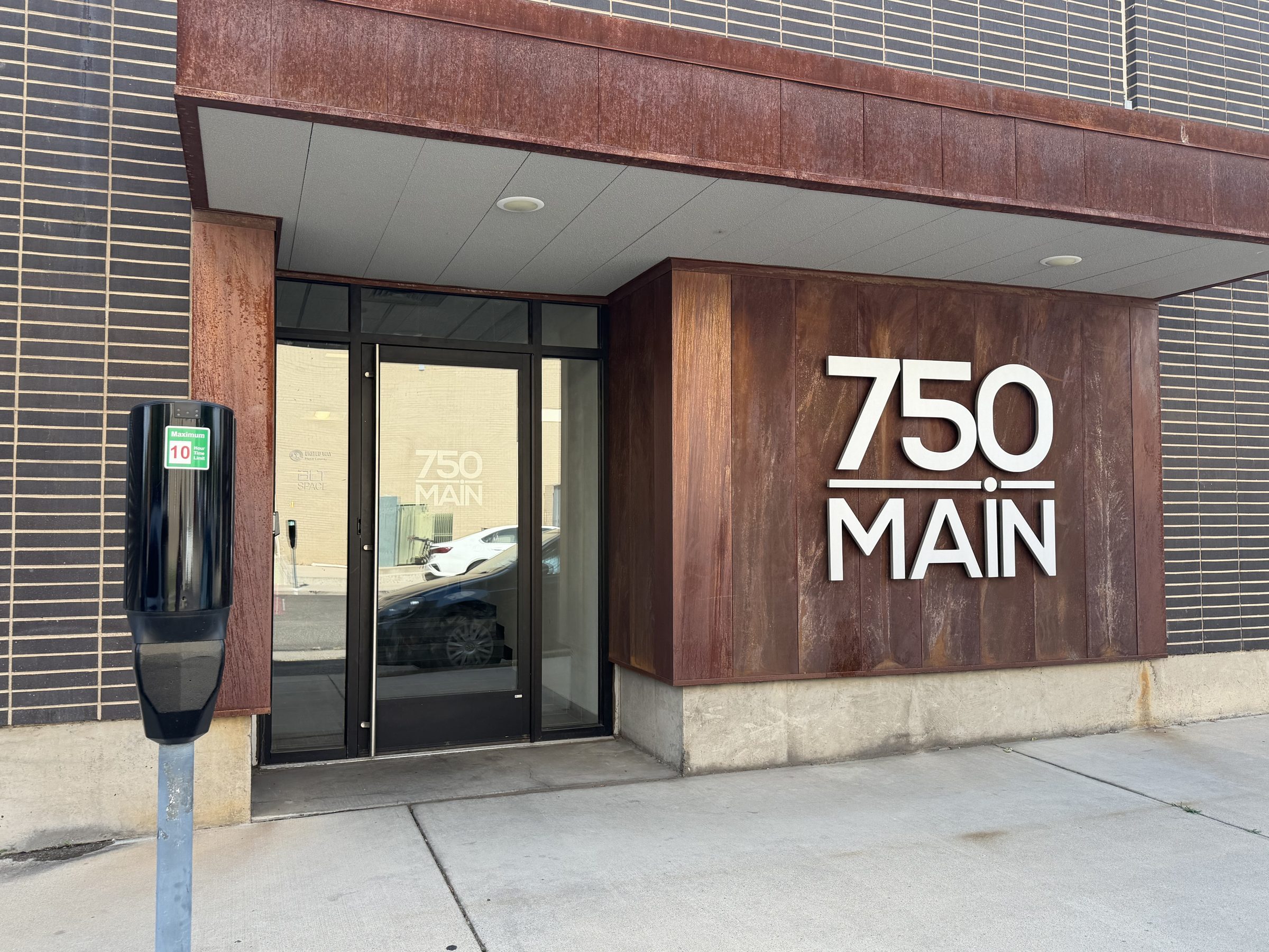 750 Main 8th Street entrance